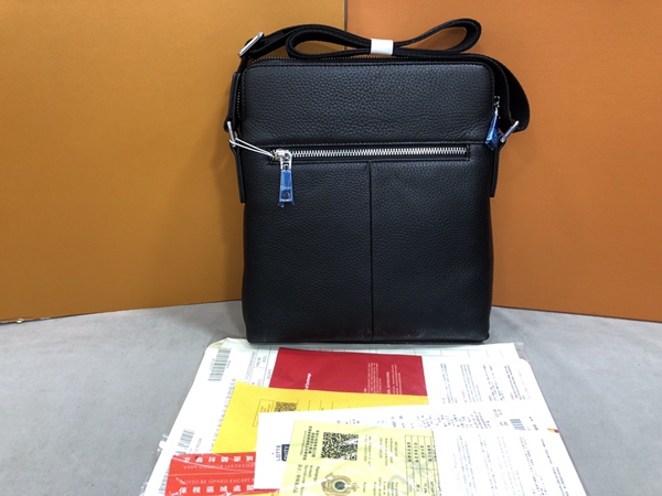 スーパーコピーブランドバッグ背面デザイン